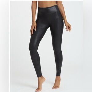 Spanx Faux Leather black Leggings women’s size S/P shapes and lifts